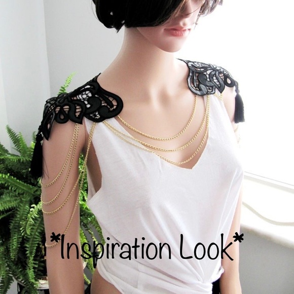 Feather Epaulettes with Chain - Picture 6 of 6